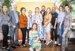 Kitap lansmanına ünlü yağdı