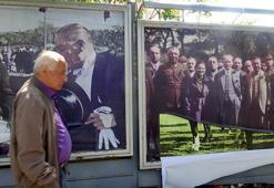 Atatürk posterlerini yırtanları 2 genç engelledi