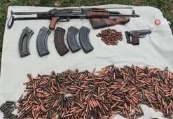Van'da, teröristlere ait silah ve mühimmat ele geçirildi