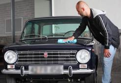 Terzilik yaparak biriktirdiği parayla satın aldı! Gözü gibi baktığı arabasını satışa çıkardı