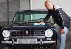 Terzilik yaparak biriktirdiği parayla satın aldı! Gözü gibi baktığı arabasını satışa çıkardı