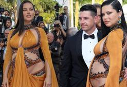 Adriana Lima hamilelik stiliyle dikkat çekti