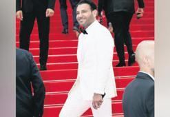 Festivalde boy gösterdi