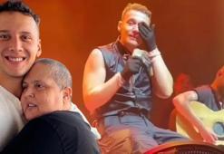 Annesi kanser tedavisi gören Edis sahnede gözyaşlarına boğuldu