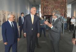 Bakan Ersoy Ayağımdaki Diken sergisine katıldı