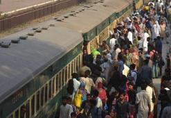 Trende dehşet! Genç kadının yaşadıkları ülkeyi ayağa kaldırdı