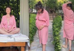 Demet Evgar'dan masaj sonrası karnı burnunda pozlar