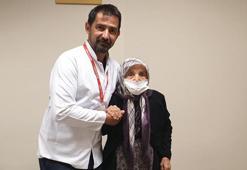 92 yaşındaki hasta 15 cm'lik kitleden kurtuldu