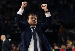 Ergin Ataman iddialı konuştu! 'O kupayı bir kez daha kaldırmaya gideceğiz'