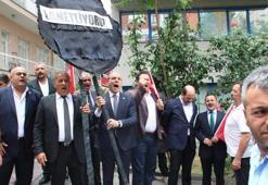 Polise yumruk atan Saliha Aydemir, HDP Genel Merkezi önünde protesto edildi