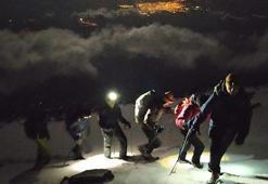 Ağrı Dağı'na tırmanan Fransızlar, kar ve fırtınaya yakalandı