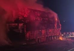 Zeytinlik alanda çıkan yangın TIR'ı alev alev yaktı