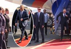 Putin'in kırmızı halıda şok görüntüsü! Uçaktan indiği gibi...