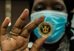 Zimbabve enflasyonla mücadele için altın para çıkardı