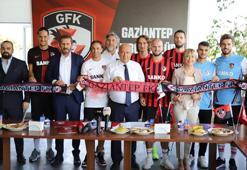 Gaziantep FK yeni transferleri için imza töreni düzenledi