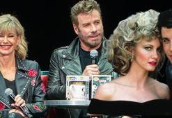 Olivia Newton-John hayatını kaybetti! John Travolta'dan duygusal mesaj