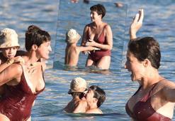 Canan Ergüder ile oğlu Demir'in deniz keyfi