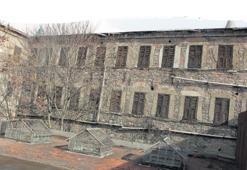 BANKADAN KOT PANTOLONA RENKLİ BİR TARİH: HAN DUVARLARI DİLE GELSE...