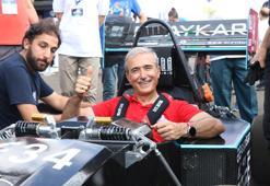 Savunma Sanayi Başkanı İsmail Demir, F1 aracından gözdağı verdi