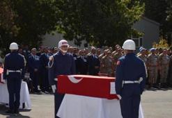 Paraşüt kazasında hayatını kaybeden iki astsubay için cenaze töreni