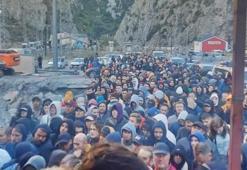 Rusya-Gürcistan sınırında yoğunluk! Akın akın geliyorlar