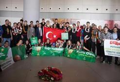 Potada büyük gurur yaşatan öğrencilere coşkulu karşılama