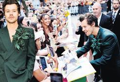 Şöhretler dünyasının parlayan yıldızı