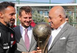 Büyükekşi, Dünya Şampiyonu Ampute Milli Takımı ile bir araya geldi