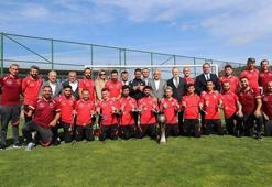 TFF Başkanı Mehmet Büyükekşi, Ampute Milli Takımı ile bir araya geldi