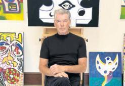 Pierce Brosnan yas sürecini resimle atlatmış