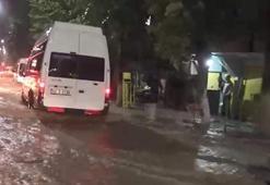 Siirt'te sağanak: Ev ve iş yerlerini su bastı, heyelan meydana geldi