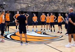 Çukurova Basketbol'dan tepki! İspanya'da yemekten zehirlendiler