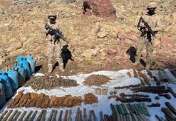 İçişleri: Hakkari'de teröristlerin silah ve mühimmatı imha edildi