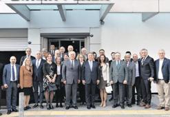İş dünyasıyla el ele
