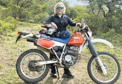 Tanzanya’da motosikletle tek başına