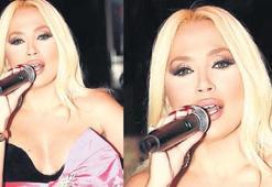 Ayrıldı, şarkı yaptı