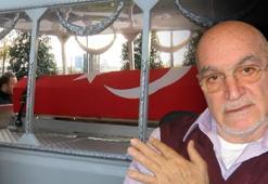 Hıncal Uluç için gazete önünde tören