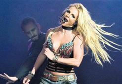 ‘Britney gece yarısı esmer olmak isterdi’