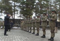 Bakan Akar ve komuta kademesi Irak sınırında