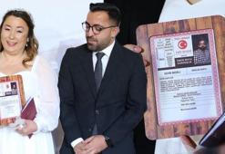 25 yıllık arkadaşlardan şoke eden nikah hediyesi! Geline verilen tapunun tek şartı var