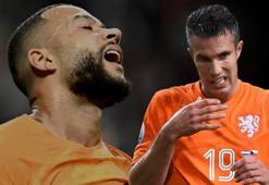 Hollanda'nın yıldızı zirveye yaklaştı! Robin van Persie'nin ensesinde