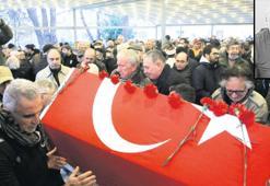 Efsane gazeteci Ergin Konuksever’e veda: ‘Herkesin babasıydı’