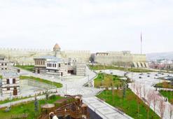 Bakan Kurum: Erzurum'da binlerce yıllık medeniyet birikimi ortaya çıktı