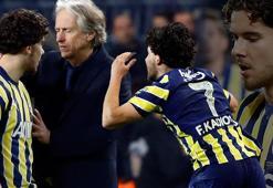 Ferdi Kadıoğlu'na büyük övgü! Dünyaca ünlü efsaneye benzetti: F.Bahçe onun sayesinde 13 kişi oynuyor