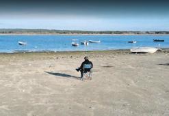 Teknelerin yüzdüğü yerler kumsal oldu