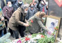 Gazeteci Metin Göktepe mezarı başında anıldı