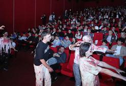 'Kutsal Damacana 4' galasını zombiler bastı!
