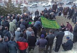 2 çocuk annesi kadın evde boğazı kesik halde bulundu!