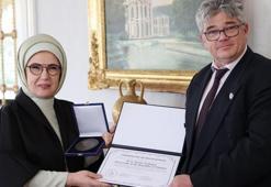 Emine Erdoğan'a Uluslararası Apiterapi Federasyonundan Dr. Beck Apiterapi Ödülü