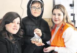Biriktirdiğini bağışladı